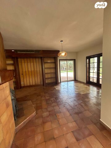 משק חקלאי/ נחלה, בניה