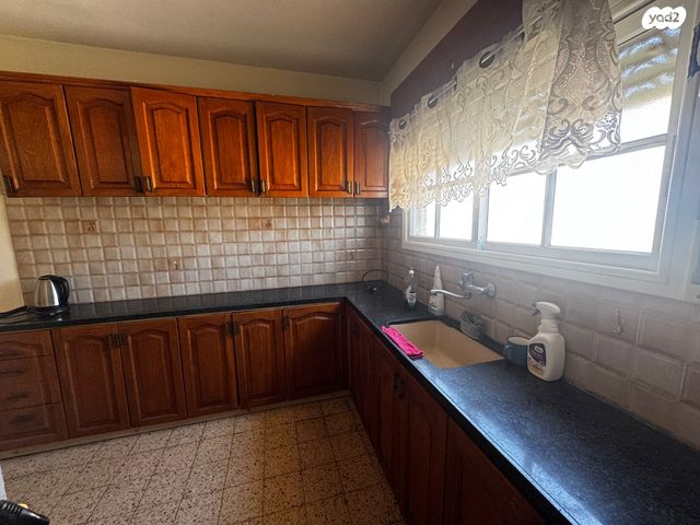 ציון בהלול 16