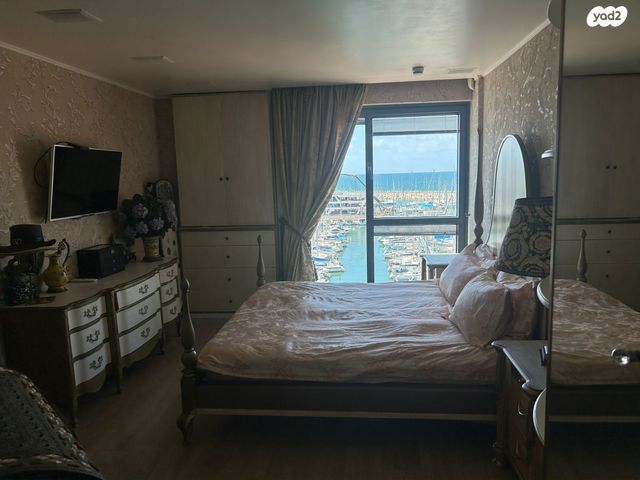 דירה, הצדף, הרצליה