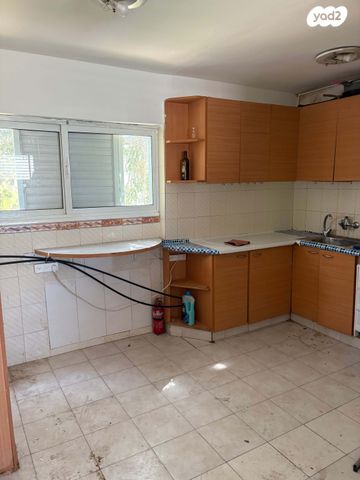 דירה, הנשיא, בית וקאנטרי, גיורא יוספטל, גבעת שמואל