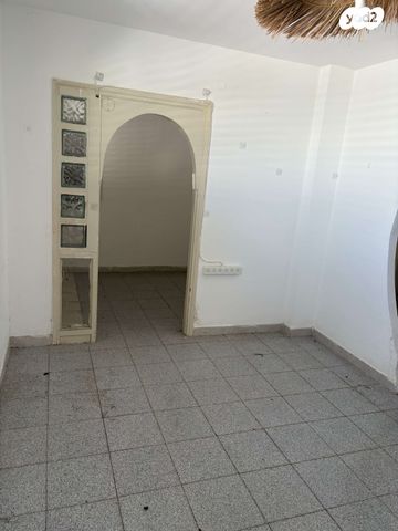 דירה, הנשיא, בית וקאנטרי, גיורא יוספטל, גבעת שמואל