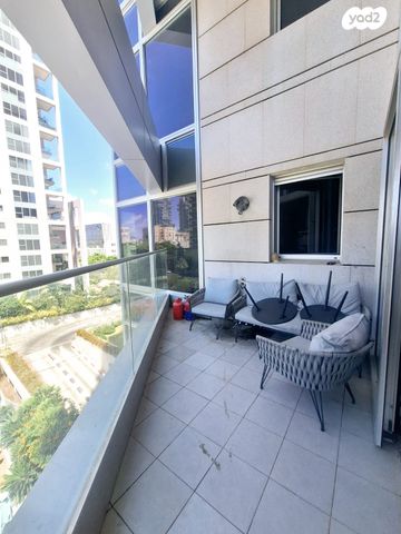 דירה, ניסים אלוני, צמרות איילון, פארק צמרת, תל אביב יפו