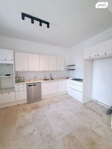 דירה, ניסים אלוני, צמרות איילון, פארק צמרת, תל אביב יפו