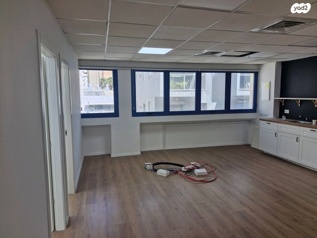 משרדים, מונטיפיורי, הרכבת, תל אביב יפו