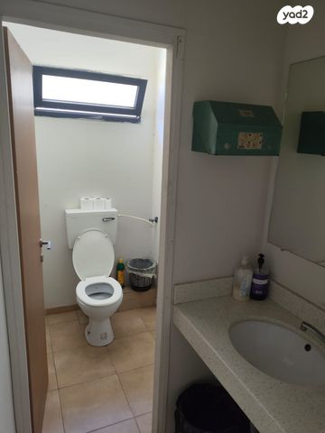 משרדים, שדרות אבא חושי, עספיא, עספיא