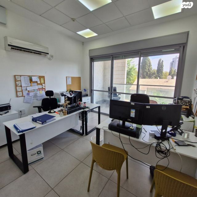 משרדים, יהושע בן גמלא 22, הוד השרון