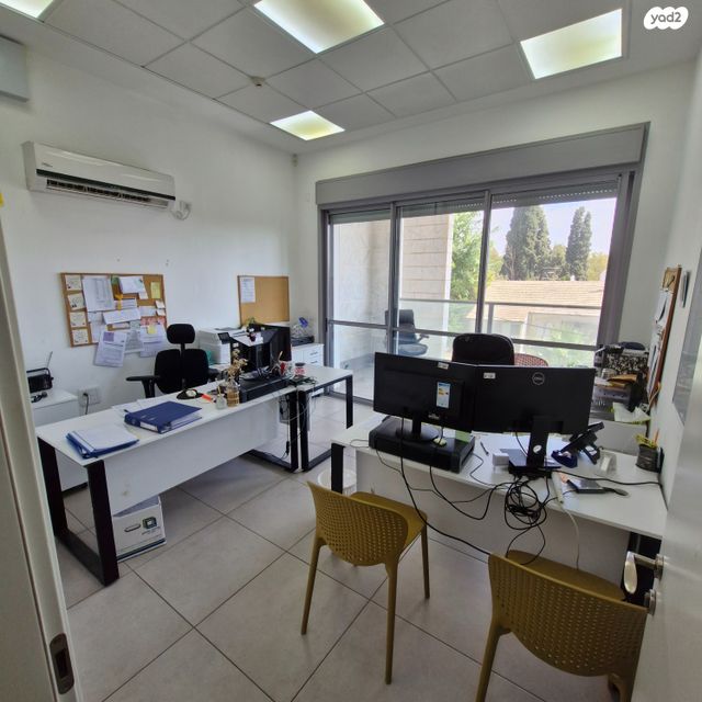 משרדים, יהושע בן גמלא 22, הוד השרון
