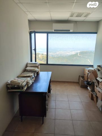 משרדים, שדרות אבא חושי, עספיא, עספיא