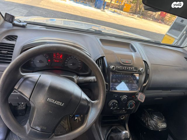 איסוזו די-מקס