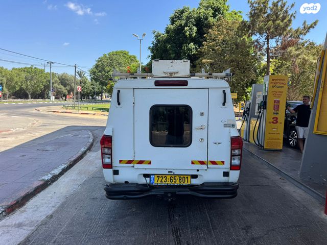 איסוזו די-מקס