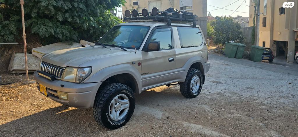 טויוטה לנד קרוזר