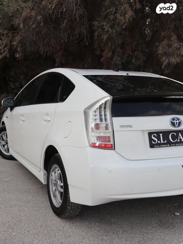 טויוטה פריוס