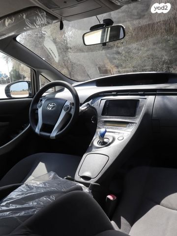 טויוטה פריוס