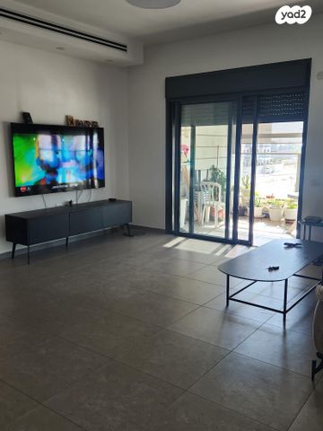 אסתר המלכה 19