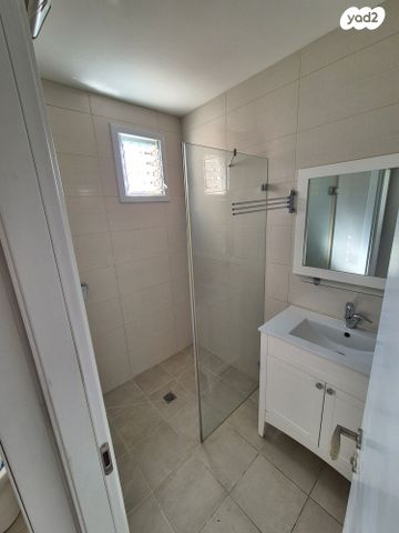 דירה, שדרות פנחס לבון 8, קרית נורדאו, נתניה