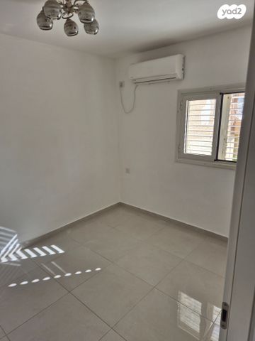 שדרות פנחס לבון 8