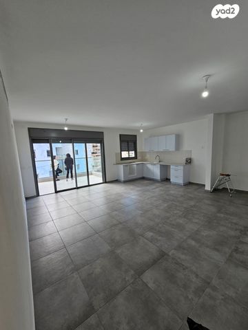 דירה, הרב נריה 3, קרית השרון, נתניה