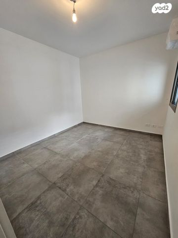 דירה, הרב נריה 3, קרית השרון, נתניה