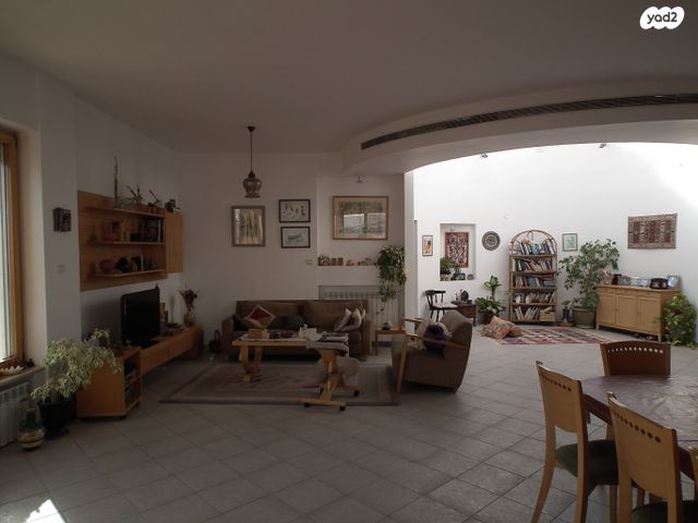 גג/ פנטהאוז, תבור 9, שכונה ה'-ו', מבשרת ציון