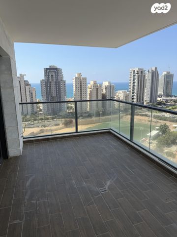 דירה, אמנון ליפקין שחק 1, נוף הטיילת, נתניה