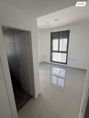 דירה, אמנון ליפקין שחק 1, נוף הטיילת, נתניה