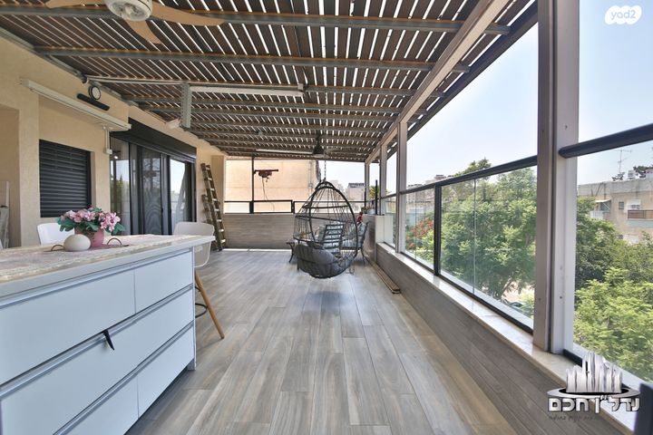 גג/ פנטהאוז, בנימין, מרכז העיר, סביניה, הוותיקה, קרית ביאליק