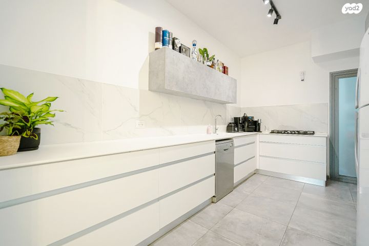 דירת גן, סביון 27, הפרחים, חריש