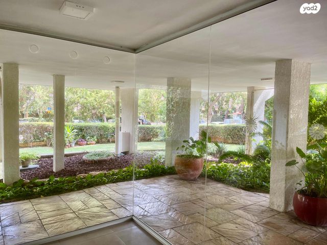 דירה, הרצפלד, מעוז, כפר סבא