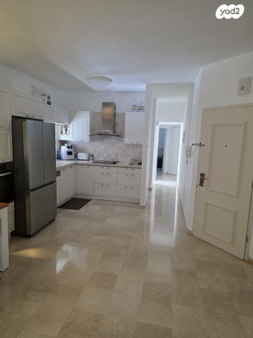 גג/ פנטהאוז, דוד רמז, גבעת הרמבם, גבעתיים