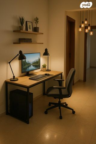 דו משפחתי, אנה פרנק, בנות חיל, ראשון לציון