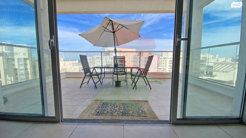 הגוש הגדול, רמת אביב החדשה, נופי ים