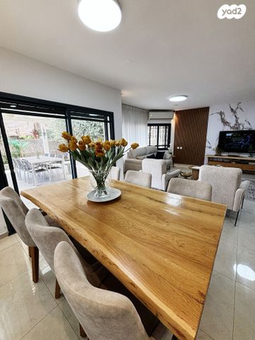 דו משפחתי, אפרים לוזון 26, נווה אלון, לוד