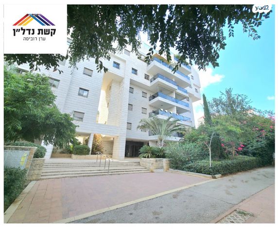 דופלקס, ג'ו עמר, הזמר העברי, כפר סבא