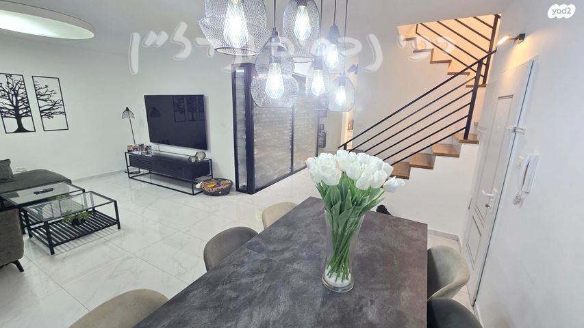 דופלקס, שיכון חדש, אזור