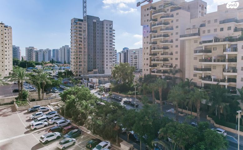 דירה, משה סנה 26, פתח תקווה