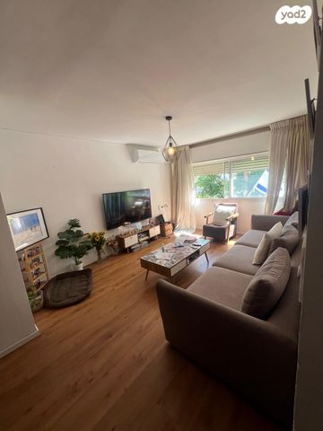 דירה, חטיבת אלכסנדרוני, הדרים, הדרים החדשה, כפר סבא