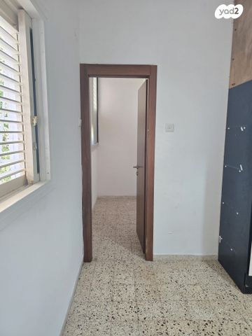 דירה, יואל דרובין, רמז, מערב ותיק, ראשון לציון