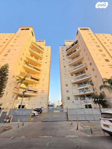 דירה, האיילון 15, גני יער, לוד