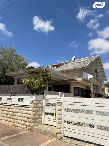 אפרים לוזון 26