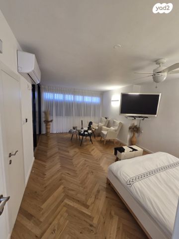 גג/ פנטהאוז, דוד רמז, גבעת הרמבם, גבעתיים