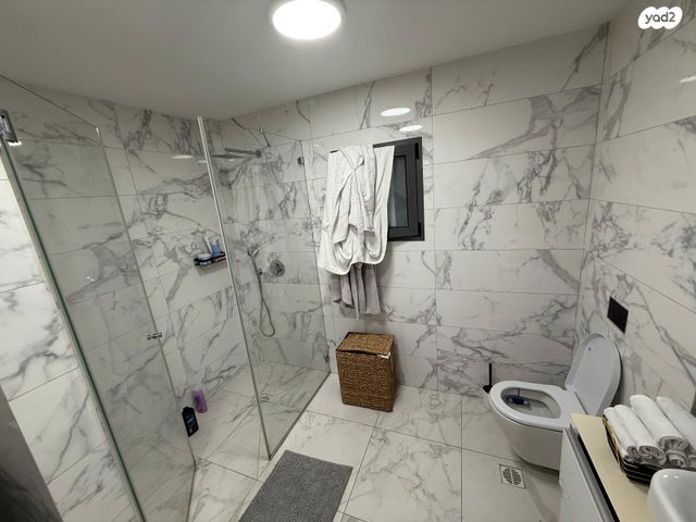 דירת גן, קרית ביאליק