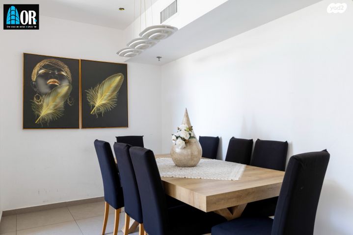 דירה, נתן אלתרמן, רחובות החדשה, רחובות