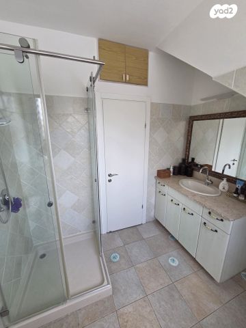 גג/ פנטהאוז, דוד רמז, גבעת הרמבם, גבעתיים