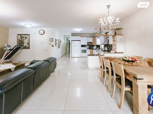 גג/ פנטהאוז, הרב קטרוני 5, מחנה יהודה, פתח תקווה