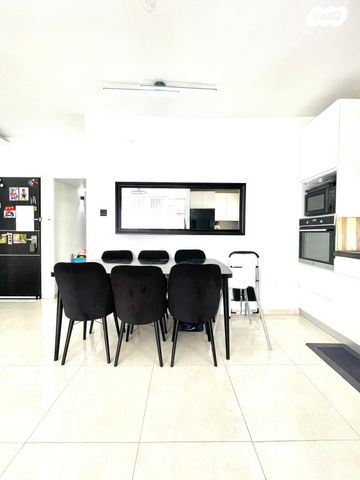 דירה, בתיה מקוב, ד' / מערב מרכז העיר, רחובות