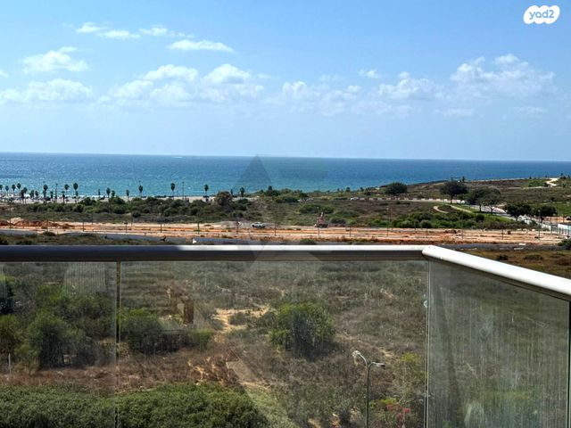 הגוש הגדול, רמת אביב החדשה, נופי ים