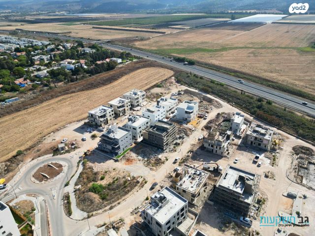 דו משפחתי, משולש עין כרמל, עתלית