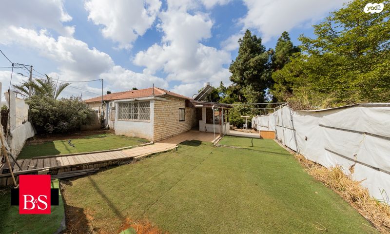 שרה מלכין 26