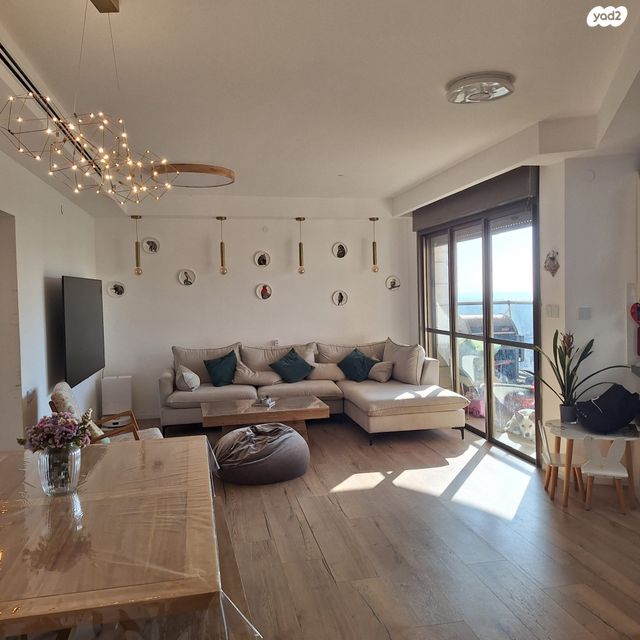 דירה, חוט השני, עין הים, חדרה