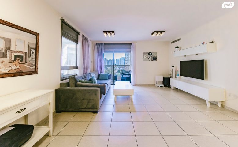 דירה, משה סנה 26, פתח תקווה